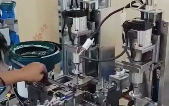 全自动端子铆接点机 东莞非标自动化助力电子五金组装升级